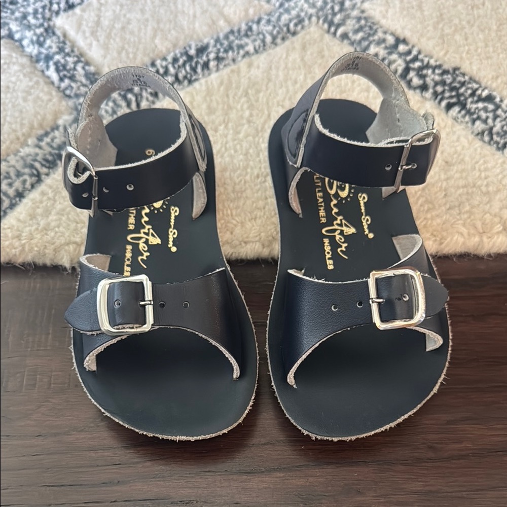 Like new Sun San sandals